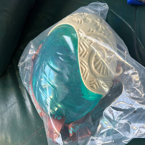 Disney Moana Popcorn Container - Picture 2 of 2